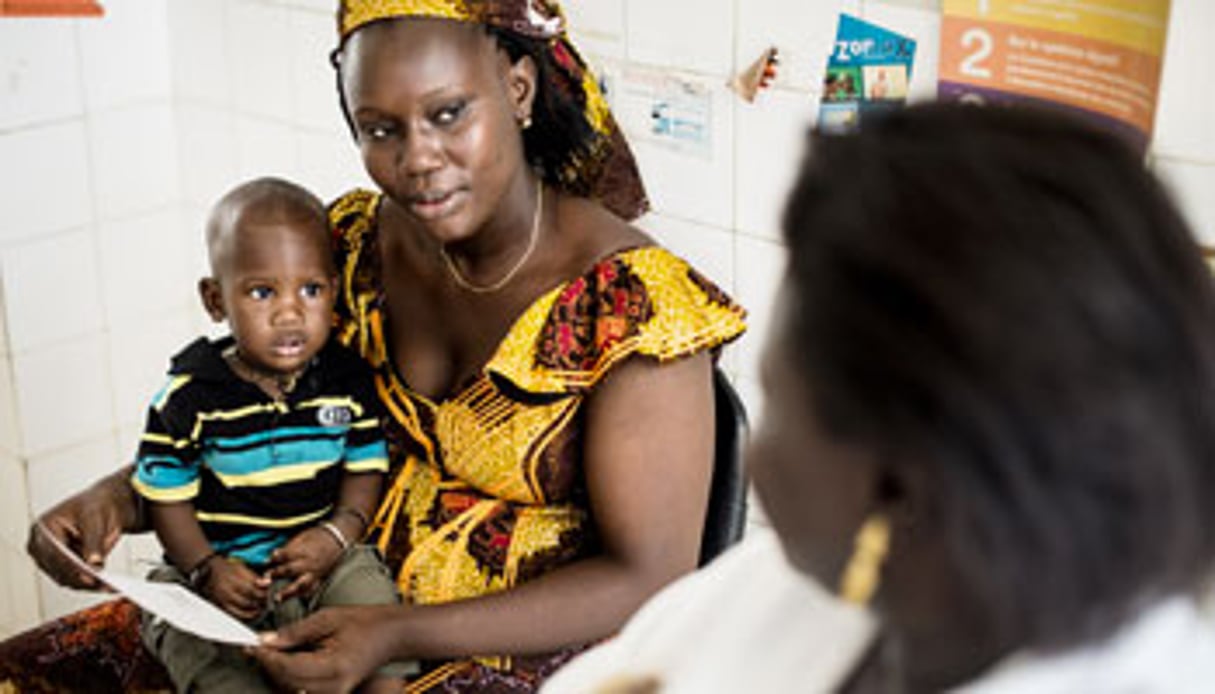 Au centre de protection maternelle et infantile (PMI) à Dakar (Sénégal). © Sylvain Cherkaoui/JA