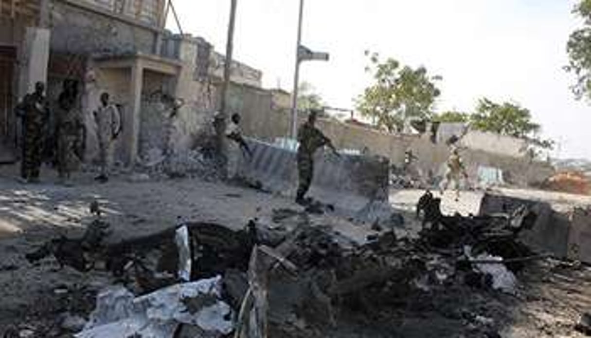 Le palais présidentiel de Mogadiscio visé par un attentat, le 21 février 2014. © AFP