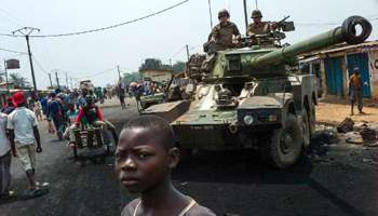 Soldats français dans les rues de Bangui, le 25 février. © AFP/Sia Kambou