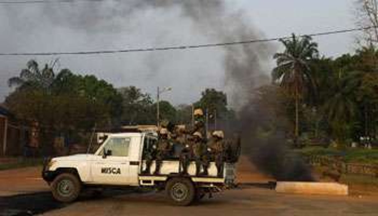 Des soldats de la Misca en patrouille à Bangui, le 18 février 2014. © AFP