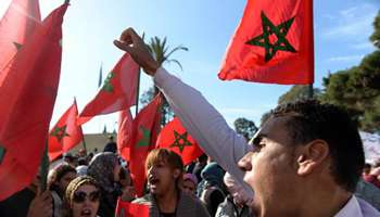 Manifestation devant l’ambassade de France à Rabat le 25 février 2014. © AFP/Fadel Senna