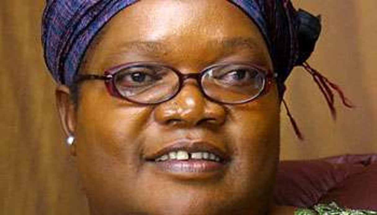 Le nom de Joice Mujuru revient pour la succession de Mugabe. © STR / AFP