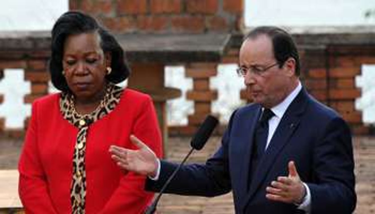Catherine Samba-Panza et François Hollande le 28 février 2014, à Bangui. © AFP/Sia Kambou