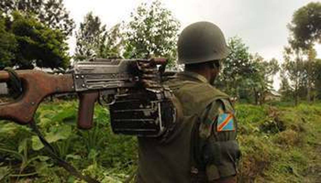 Un soldat de l’armée congolaise en patrouille dans le Kivu. © AFP