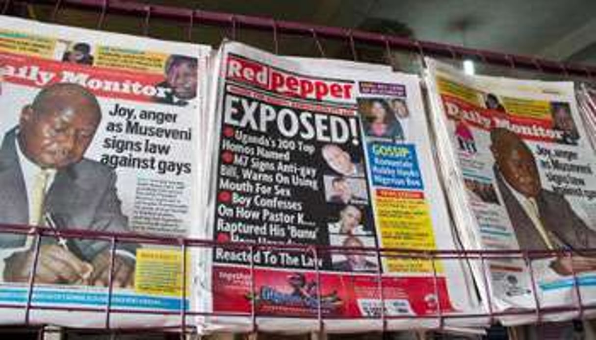 La presse ougandaise, au sujet de la loi antihomosexualité. © AFP