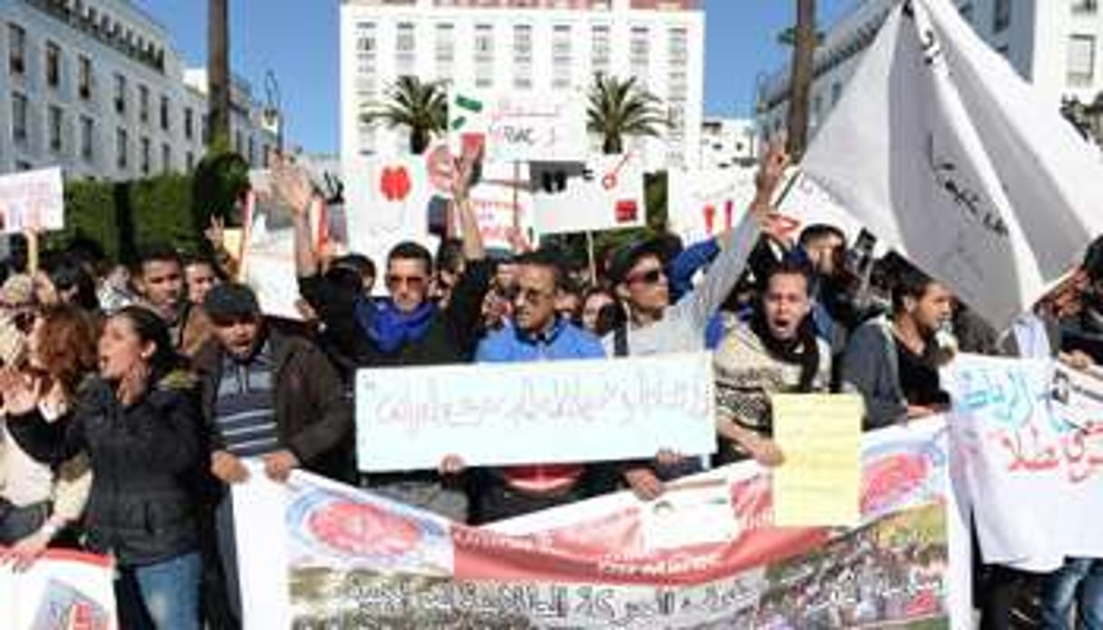 Manifestation pour demander des réformes économiques et sociales à Rabat, le 23 mars. © AFP