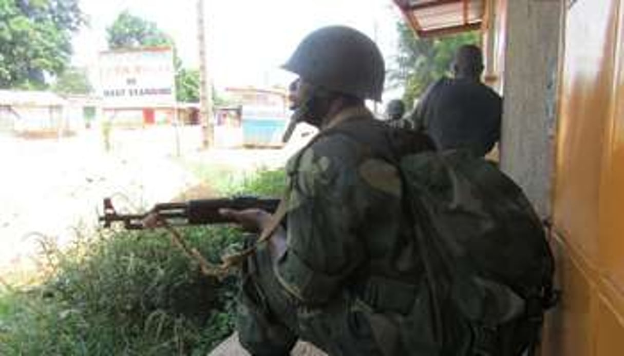 Un soldat de la Misca sécurise à Bangui le 25 mars 2014. © AFP