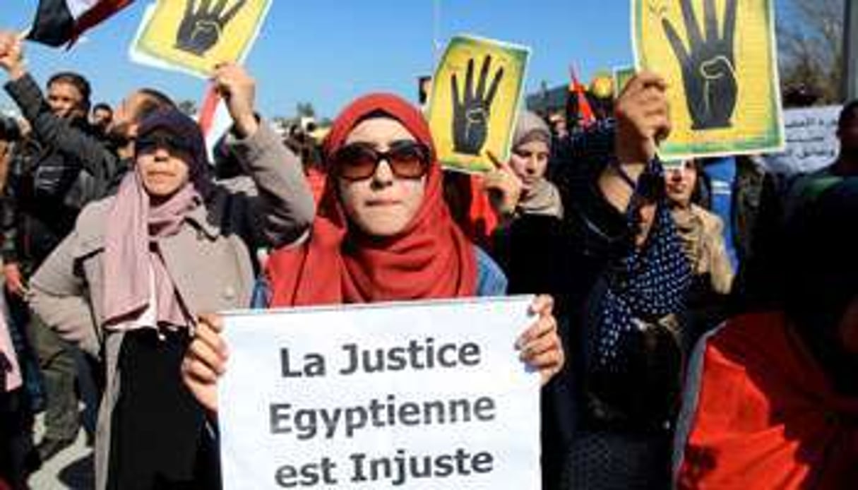 Manifestation en Tunisie, contre la condamnation à mort de 529 personnes. © Yassine Gaidi / ANADOLU AGENCY / AFP