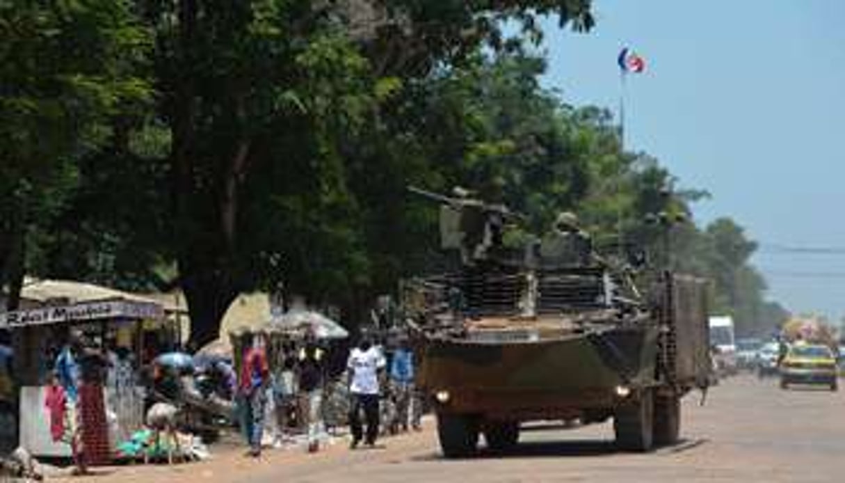 Un véhicule blindé d’une patrouille de la Gendarmerie française mobile à Bangui, le 9 avril 2014 © AFP