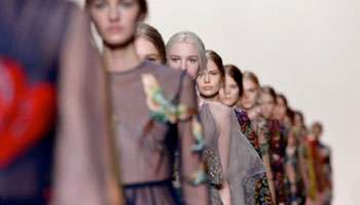 Très peu de diversité, sur le podium de Valentino, pendant la Fashion Week de Paris. © PASCAL LE SEGRETAIN / AFP