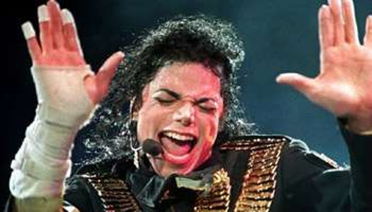 Michael Jackson en concert à Singapour le 1er septembre 1993. © AFP