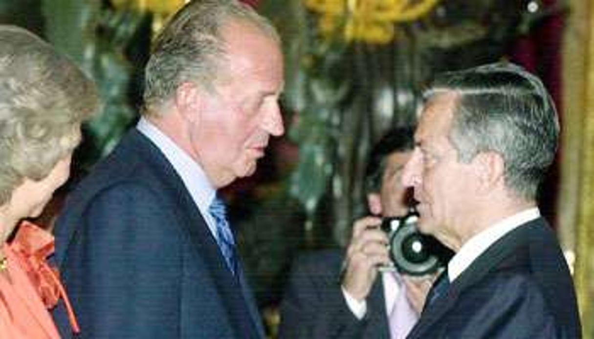 Juan Carlos et Adolfo Suárez premier chef du gouvernement de l’après-franquisme (en 2002). © DE/EFE AGENCIA/SIPA