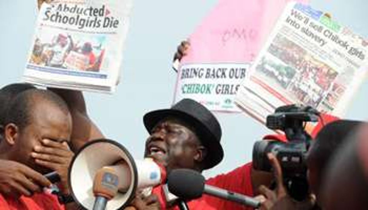 Un rassemblement appelant à la libération des lycéennes enlevées, à Abuja. © AFP