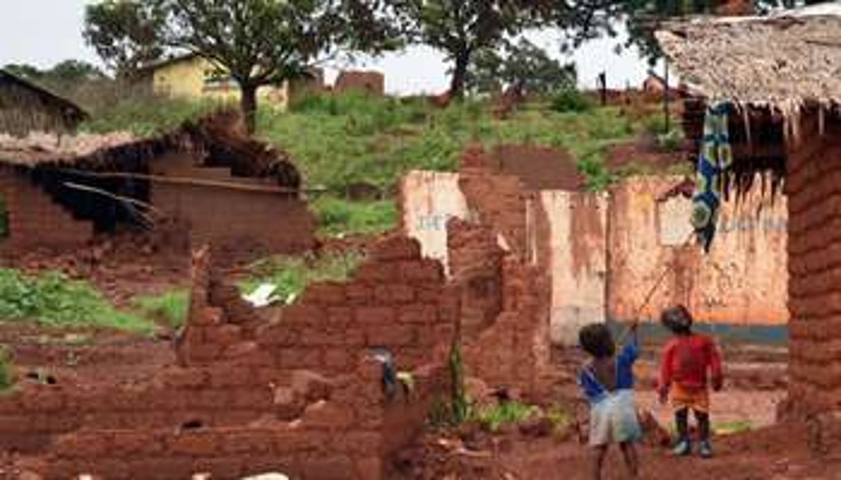 Maisons détruites par des ex-Séléka dans le village de Gaga en Centrafrique, le 5 mai 2014. © AFP