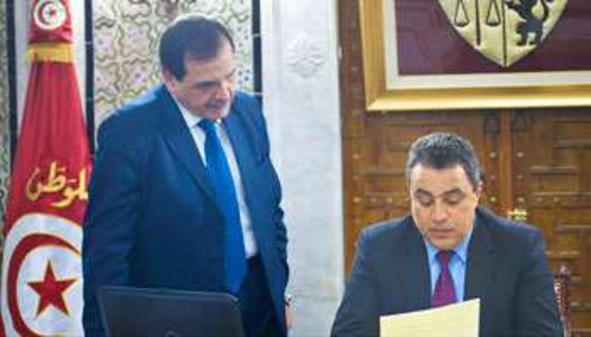 Avec son conseiller et bras droit, Hatem Atallah, le 11 avril. © Ons Abid pour J.A.