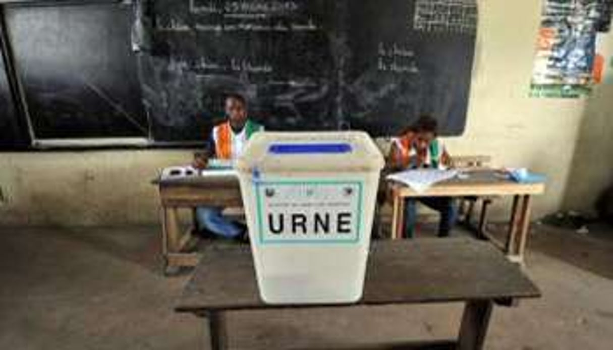Un bureau de vote à Abobo (Abidjan). © AFP