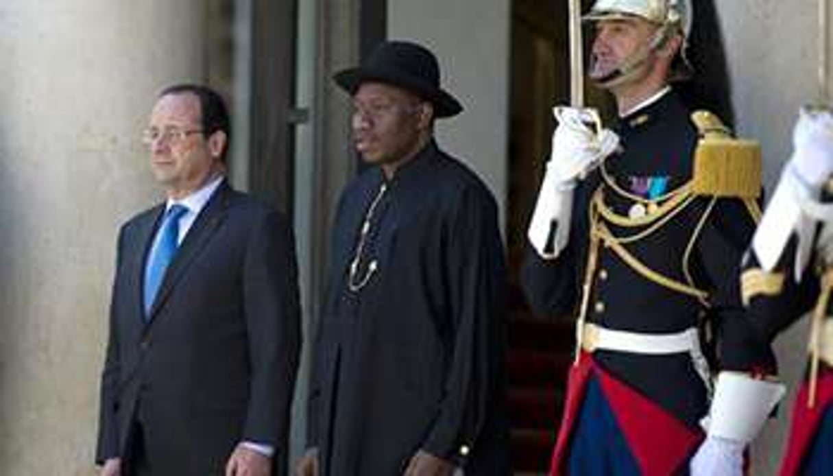 François Hollande et Goodluck Jonathan à l’Elysée, le 17 mai 2014. © AFP