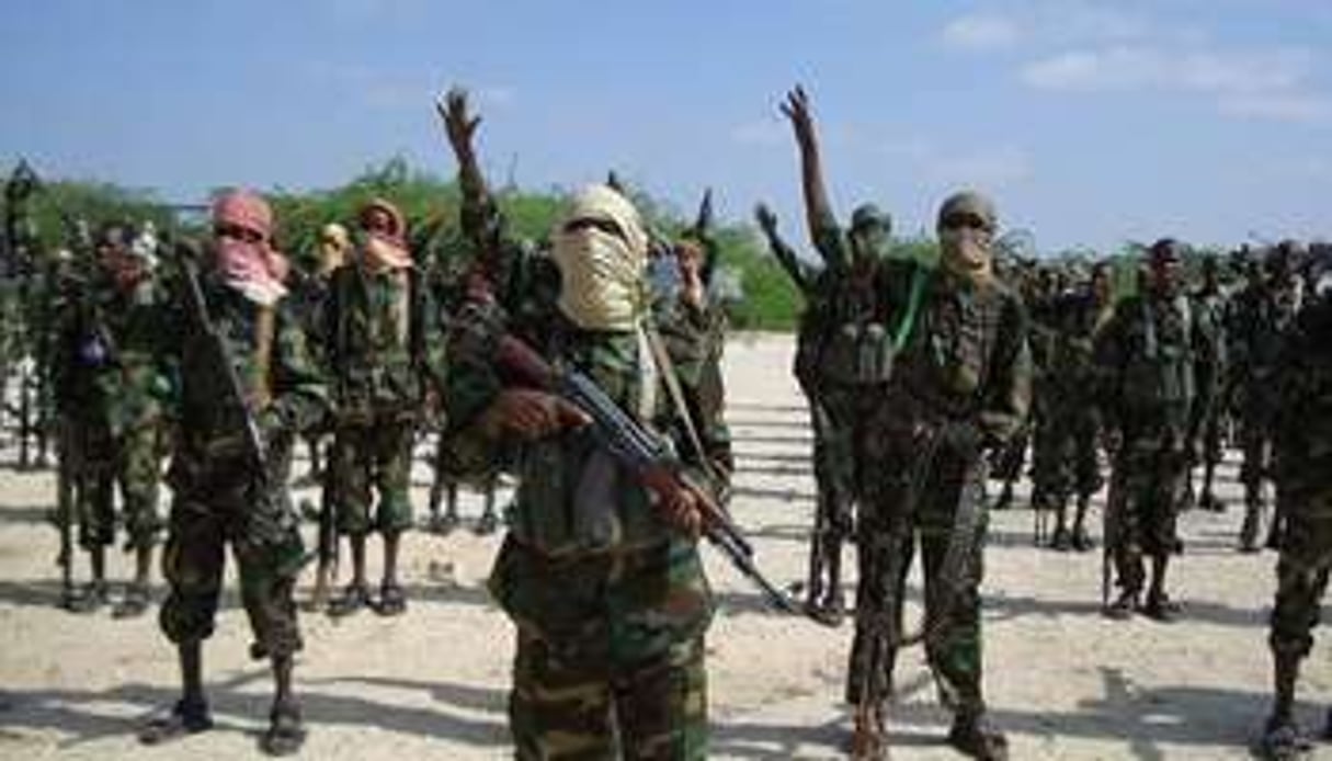 Des combattants shebab dans un camp d’entrainement en Somalie. © AFP