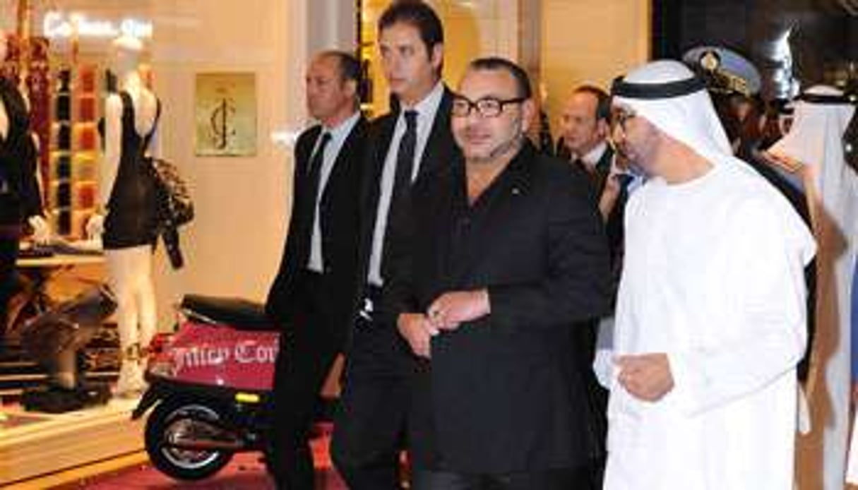 Mohammed VI et le prince héritier d’abou Dhabi, lors d’une visite privée aux Émirats. © PDN/Sipa