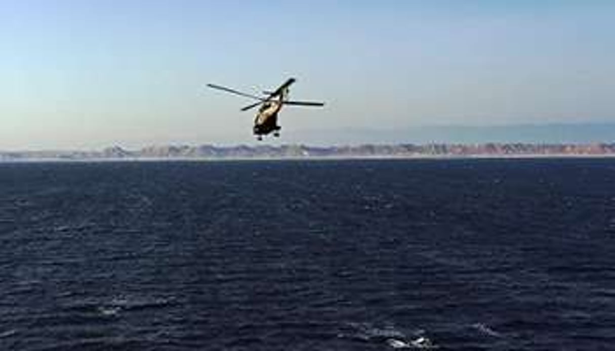 Un hélicoptère de l’armée française sur la côte nord de la Somalie, le 27 mars 2014. © AFP