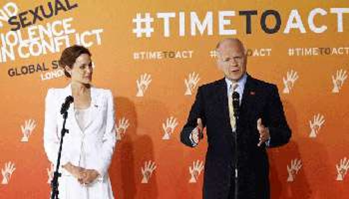 Angelina Jolie et William Hague lors du sommet, le 10 juin. © Reuters