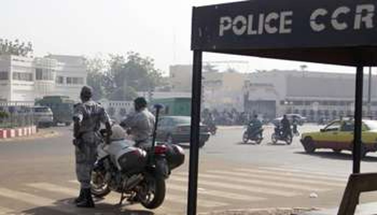 Des policiers à Bamako, au Mali. © AFP