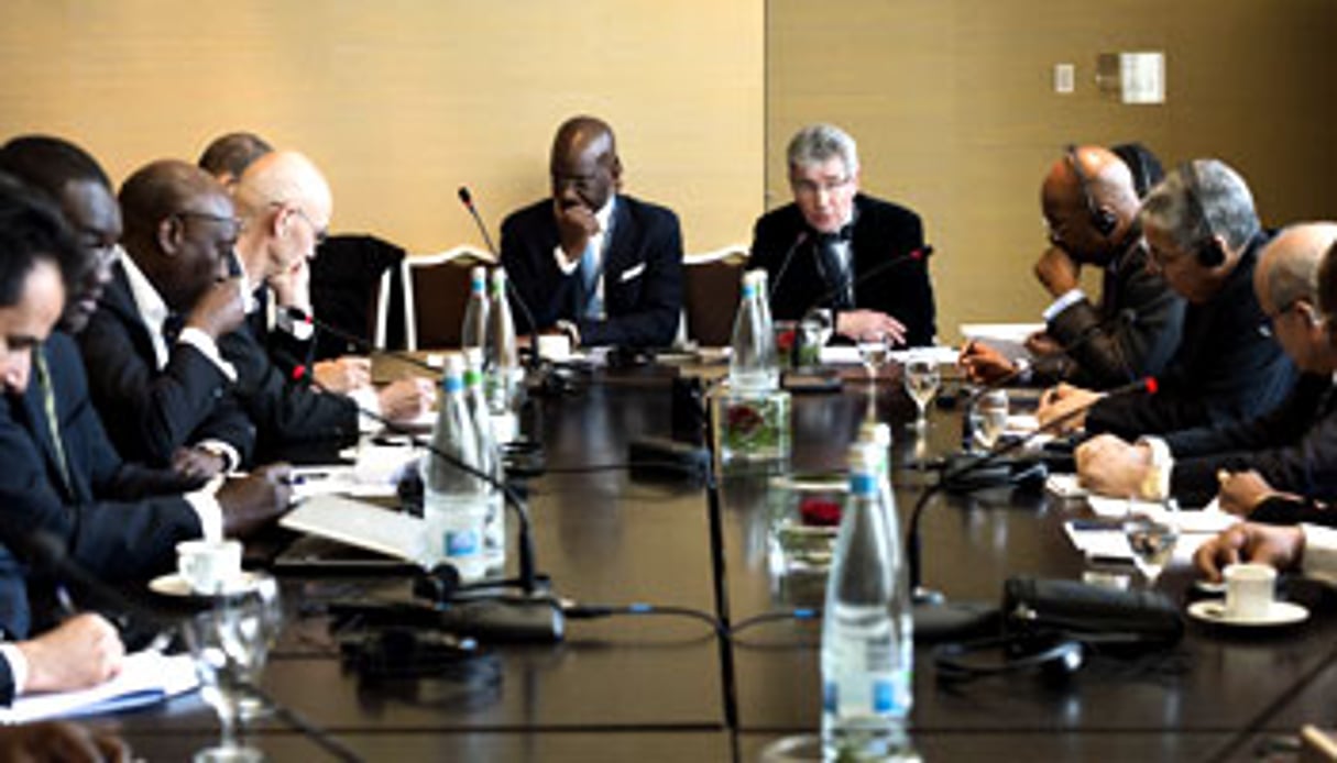 Table ronde organisée lors de la 2e édition du Africa CEO Forum. © Eric Larrayadieu/JA