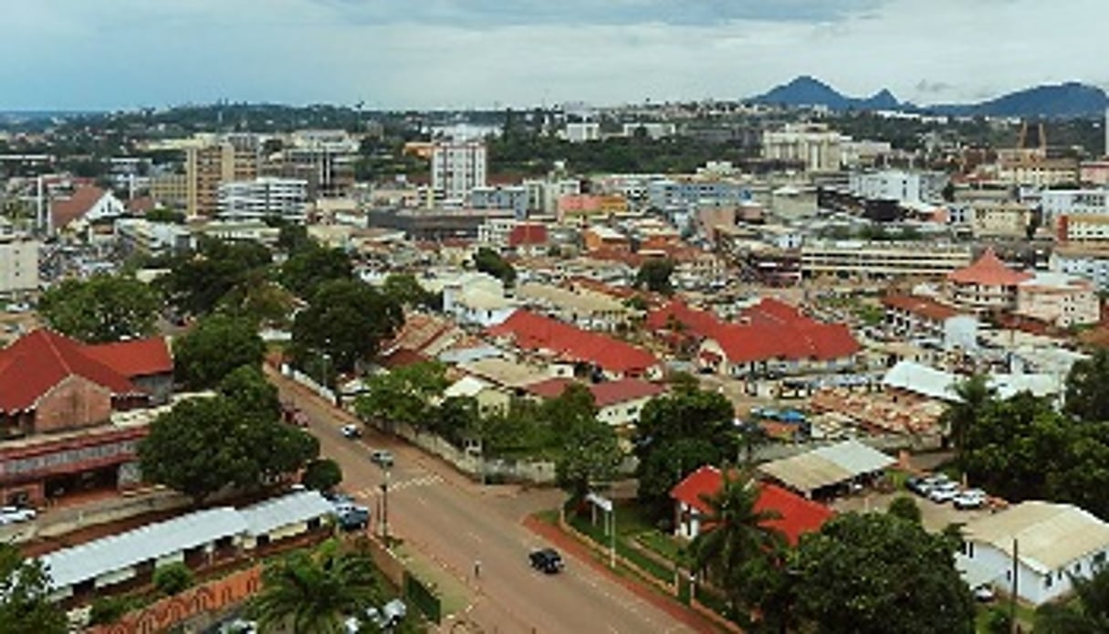 Express Union, dont le siège se trouve à Yaoundé, compte plus de 3 500 employés dans ses 657 agences opérationnelles d’Afrique centrale. © Henri Ikori/Wikimedia Commons