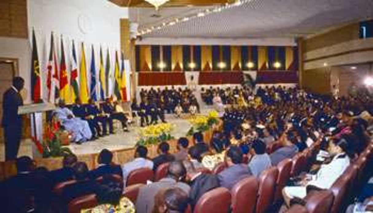 Ouverture de la session constitutive de la Cemac à Malabo en Guinée équatoriale en 1999. © Vincent Fournier pour J.A.