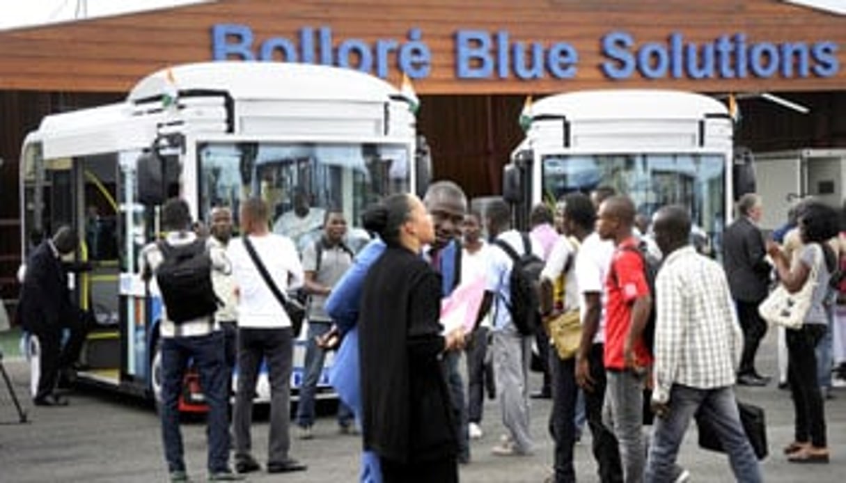 Depuis octobre 2013, des bus électriques circulent sur le campus d’Abidjan. © Sia Kambou/AFP