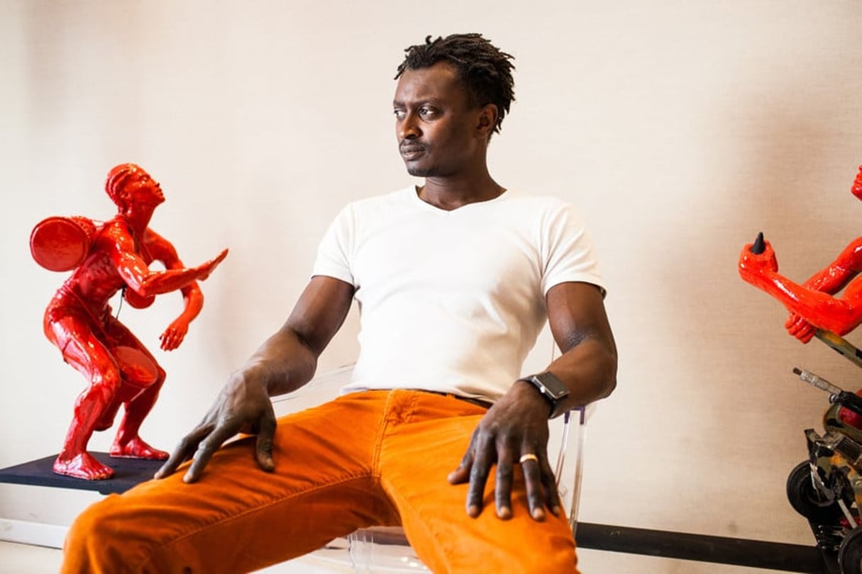 Diadji Diop, sculpteur. Galerie Bellechasse, dans le 7è arrondissement de Paris. © Camille Millerand/J.A.