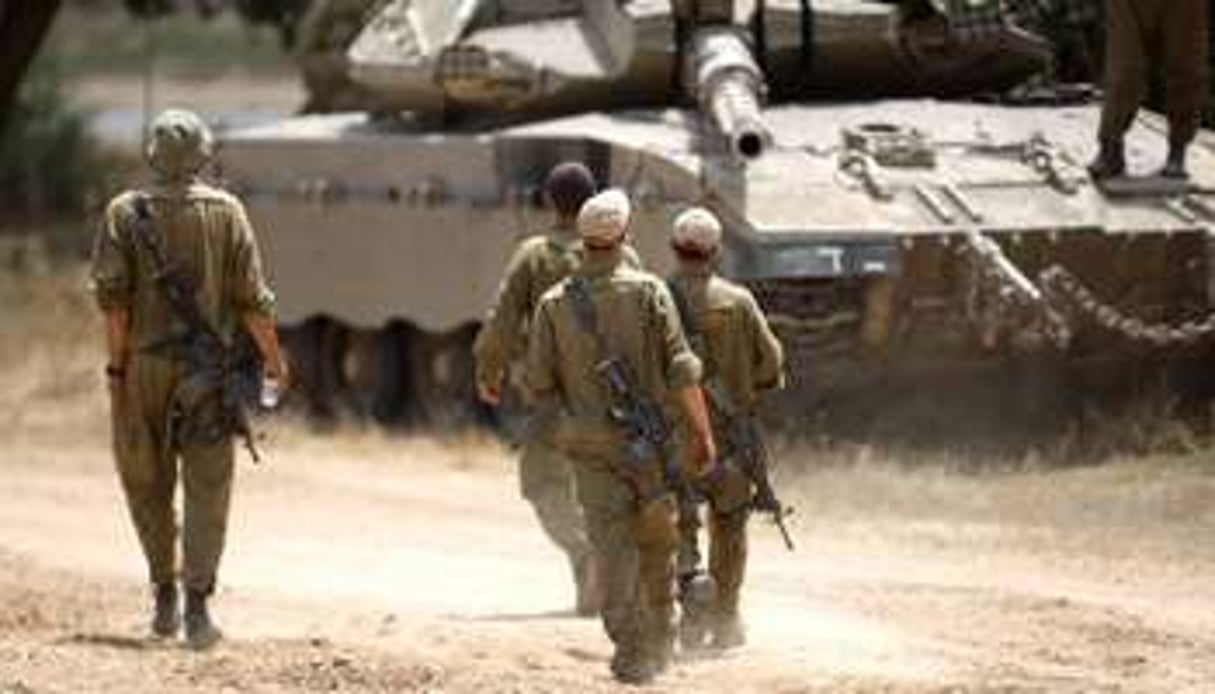 Un char israélien positionné le 17 juillet 2014 près de la frontière avec la bande de Gaza. © AFP