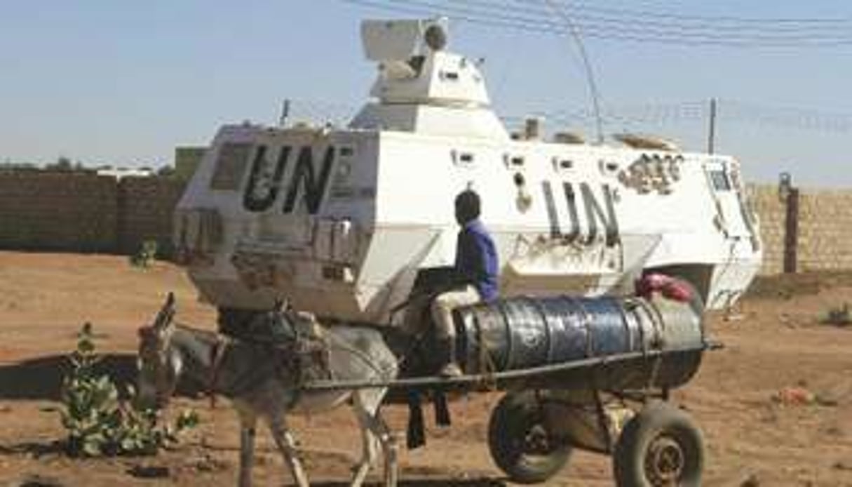 Un véhicule de la Minuad, à Al-Fashir, capitale du Darfour Nord, le 16 décembre 2013. © AFP