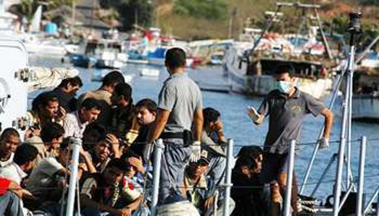 Des migrants interceptés au large de Lampedusa en Italie. © DR