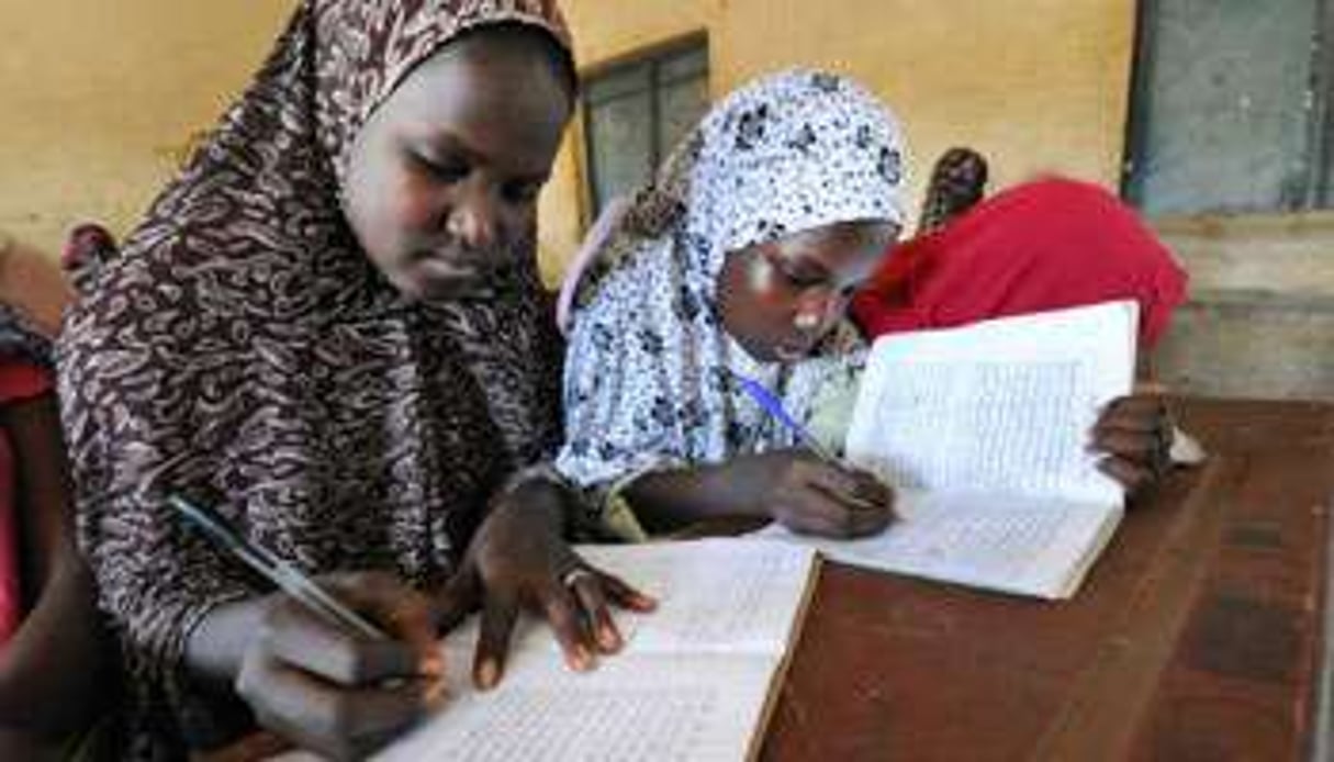 Une fois mariées, les jeunes filles quittent très souvent le système scolaire. © SIA KAMBOU / AFP