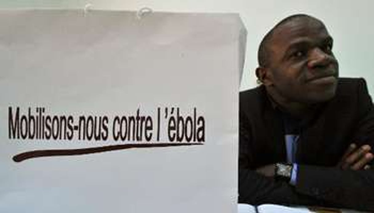 Coulibaly Daouda, chef du secteur épidémiologie au département de la santé d’Abidjan. © AFP