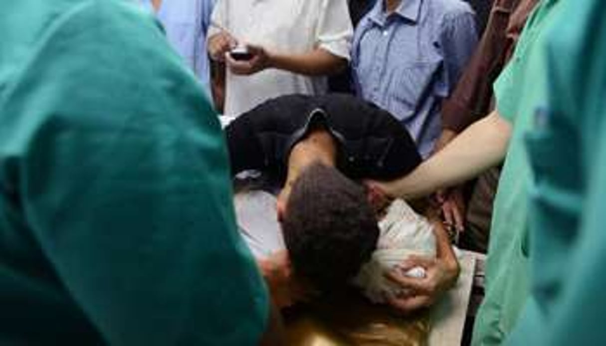 Un homme tué par un raid israélien à Nuseirat, dans Gaza City, le 9 août 2014. © AFP