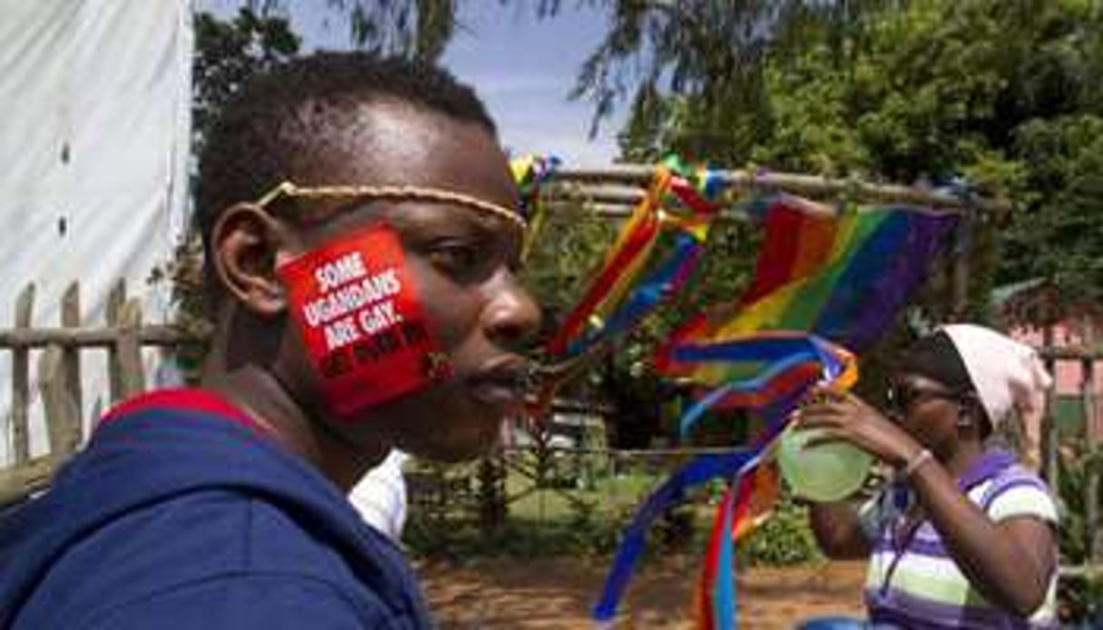 Un homme lors de la Gay Pride à Entebbe, le 9 août 2014. © AFP