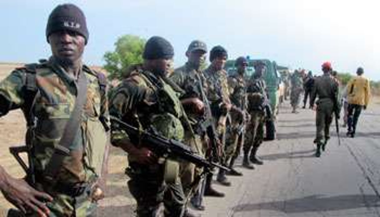 Des soldats du bataillon d’intervention rapide, à Dabanga, dans le nord du pays, le 17 juin. © REINNIER KAZE/AFP