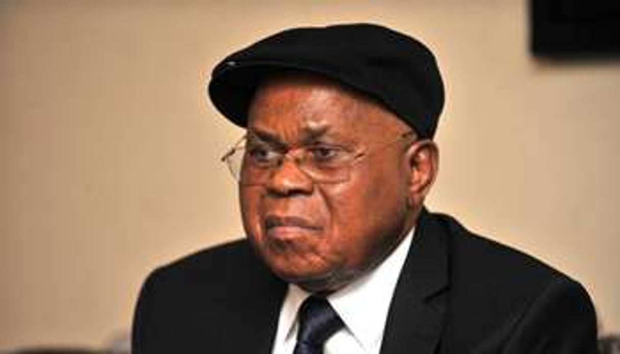 L’opposant congolais Etienne Tshisekedi en 2012 dans sa maison de Kinshasa. © AFP