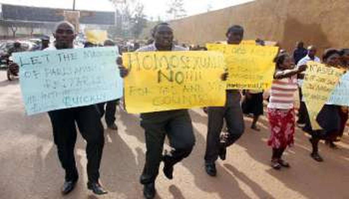 Des manifestants anti-homosexualité en Ouganda. © AFP
