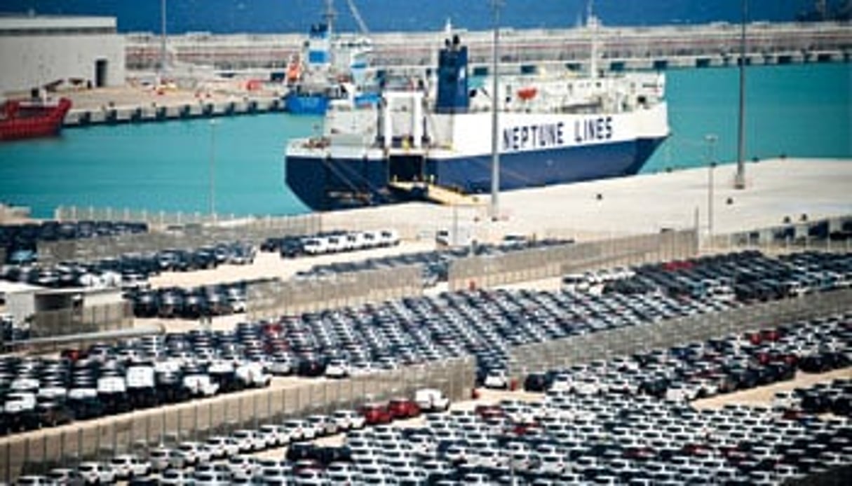 Terminal d’expédition des véhicules Renault, tout juste sortis d’usine, dans le port de Tanger Med. © Fadel Senna/AFP