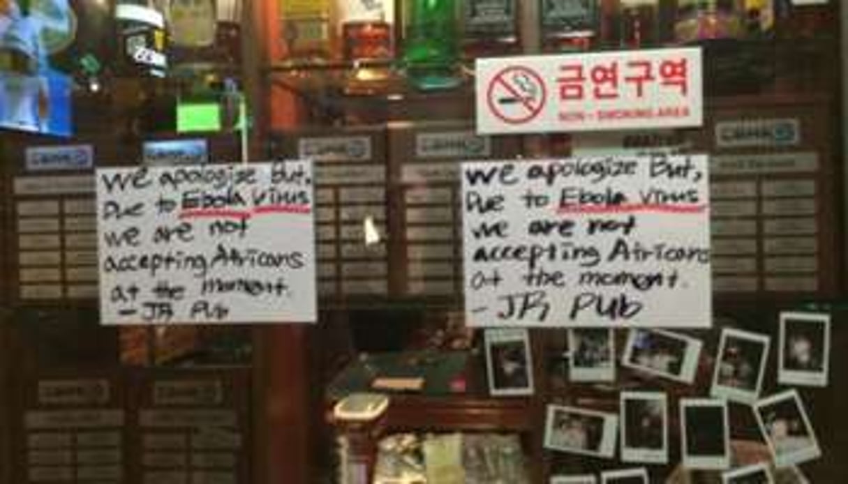 L’affiche d’un restaurant en Corée du sud interdisant l’entrée aux Africains. © DR
