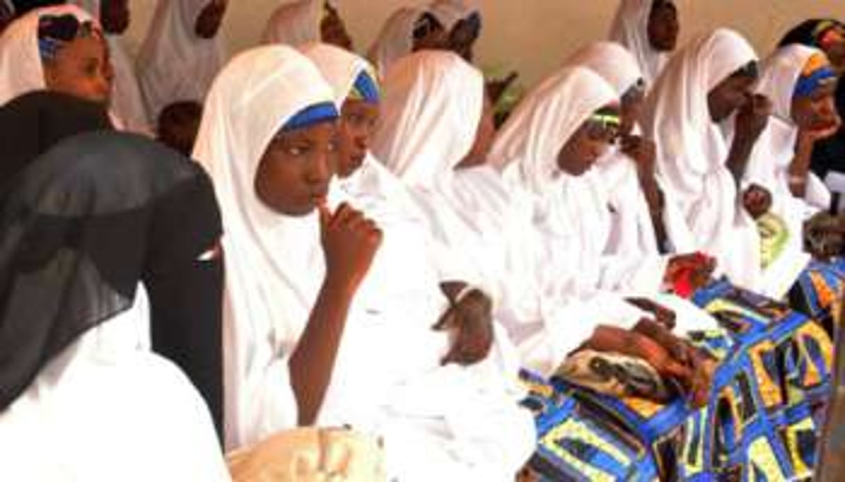Des femmes attendent un mariage groupé au Nigeria en 2012. © AFP