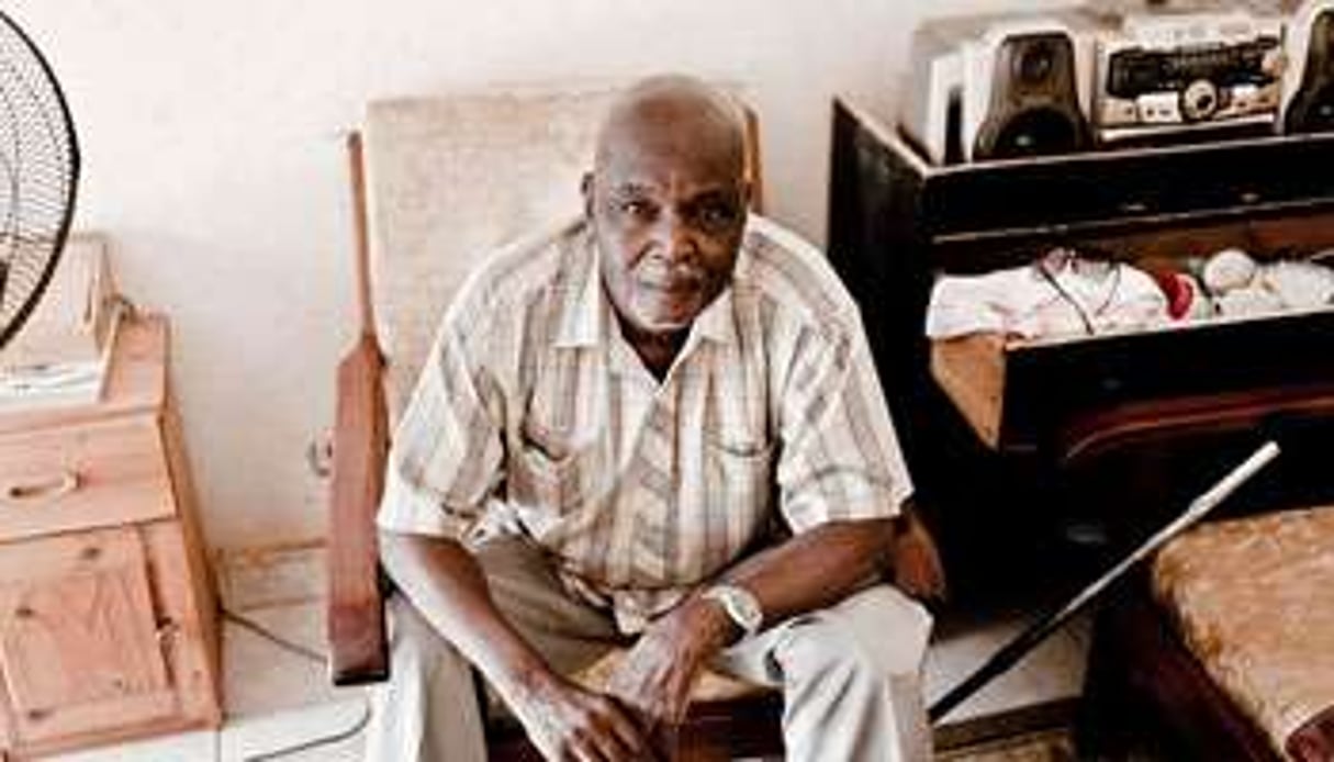 Le chanteur burkinabè Ballaké, chez lui. © Eric Chabrely
