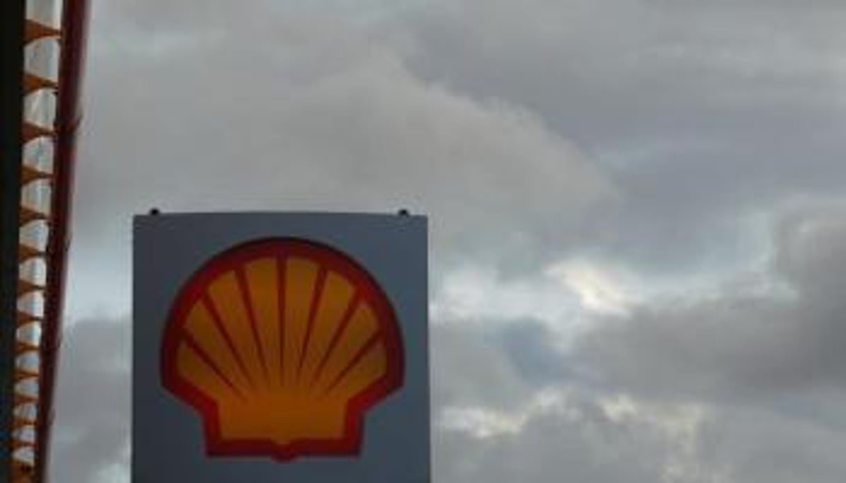 Le groupe Shell détient 30% des parts des quatre champs pétroliers qu’il souhaite céder. © Jean-François Rollinger / JA