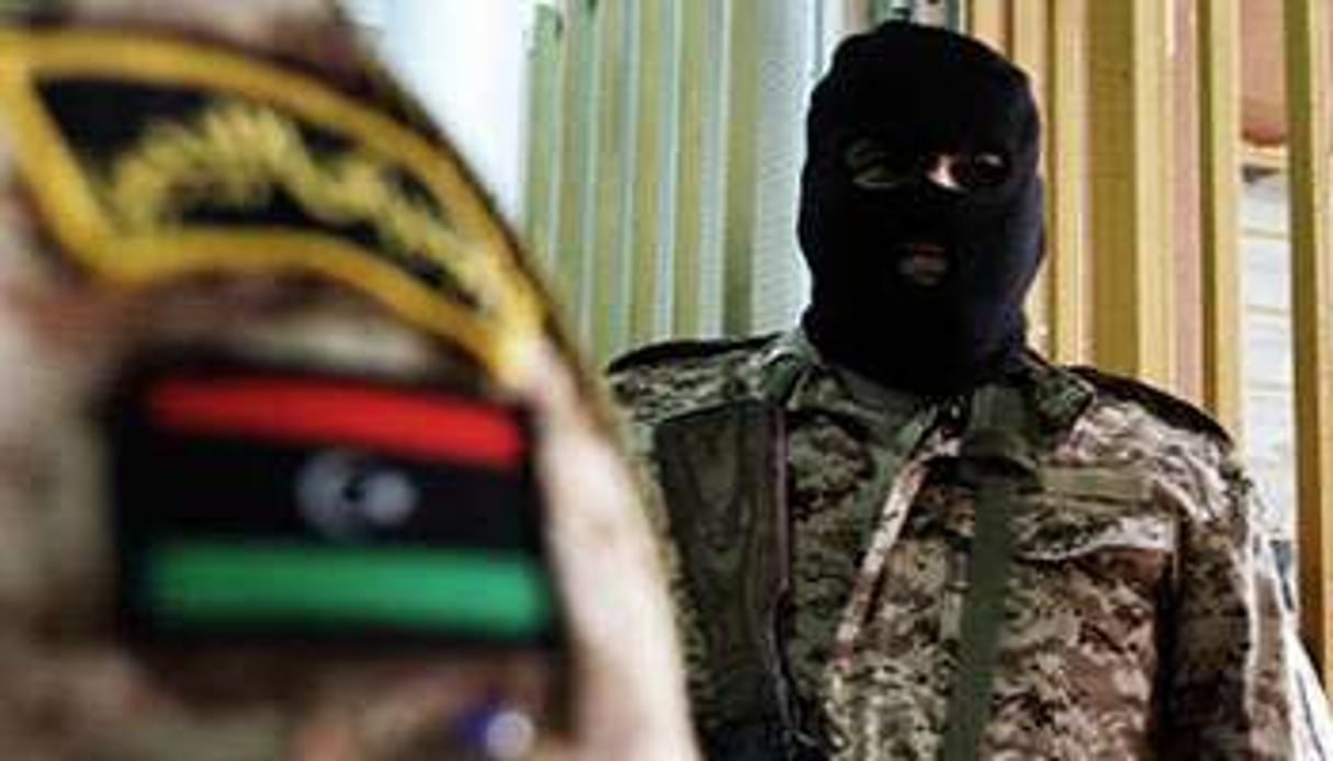 Les islamistes s’affrontent contre les hommes du général Khalifa Haftar. © AFP
