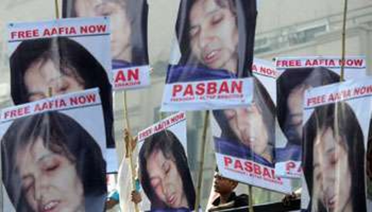 Manifestation réclamant la libération d’Aafia Siddiqui, en 2010, au Pakistan. © ASIF HASSAN / AFP