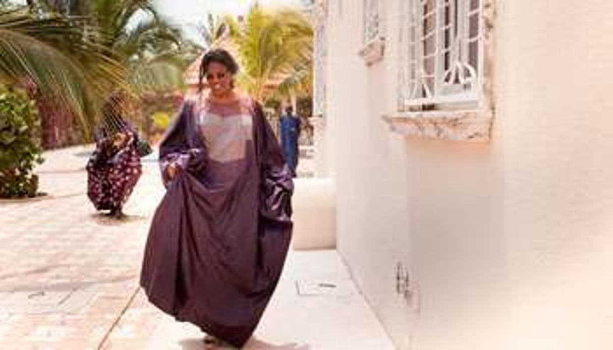 La première dame (ici dans la résidence du couple, à Saly) n’a pas de cabinet au Palais. © Emilie régnier pour J.A.