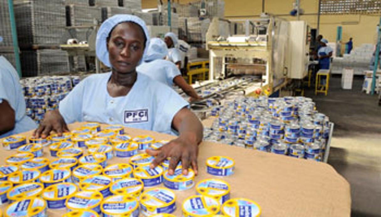 Une usine ivoirienne de thon. Les industries africaines espèrent que l’APE leur permettra d’exporter davantage. © Nabil Zorkot/EditionsDuJaguar